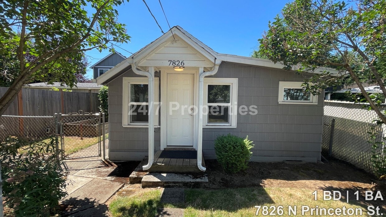 Primary Photo - Cozy 1 BD | 1 BA House w/ Front & Back Yar...