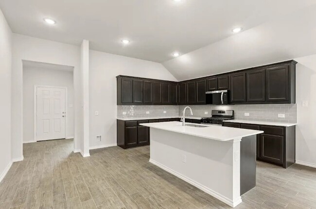 Building Photo - 2841 Hay Ln