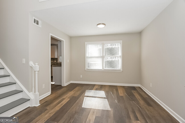 Building Photo - 1129 Green Meadow Ct NW