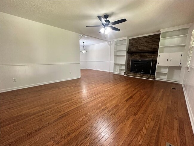 Building Photo - 360 Teague Dr NW