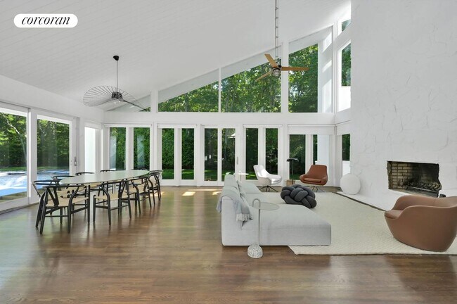 Building Photo - 5 Glen Oak Ct