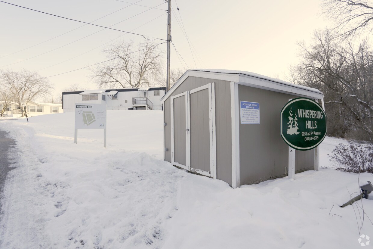 Whispering Hills Apartments in Coal Valley, IL
