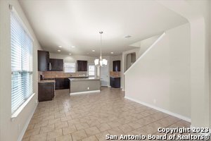 Building Photo - 512 Round Reins