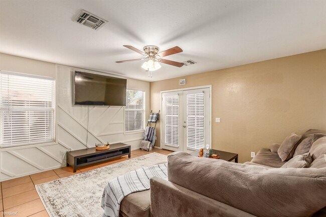 Foto del edificio - 3 br, 2 bath House - 2213 South 65th Drive