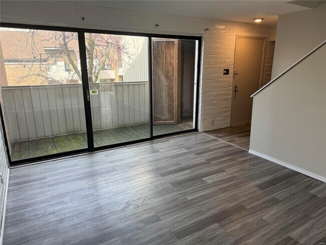 Building Photo - 648 Coeur de Royale Dr