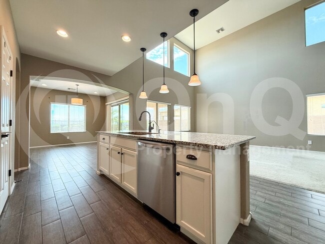 Foto del edificio - 5495 W Victory Way