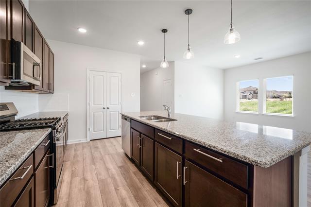 Foto del edificio - 2110 Ridgecrest Ln