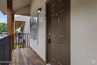 Building Photo - 300 Lozes Ave