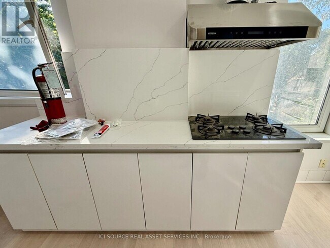 Photo du bâtiment - 2 Bellwoods Park