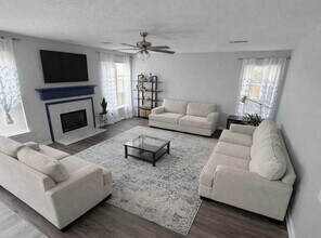 Building Photo - 18315 Water Mill Dr