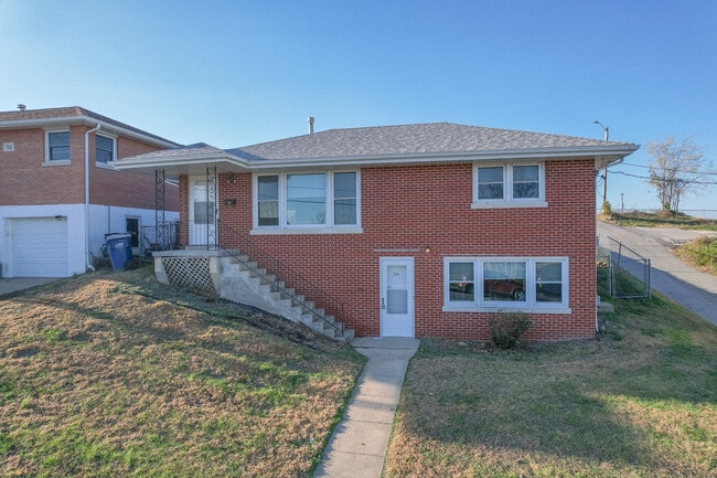 Building Photo - 710 Jackson St