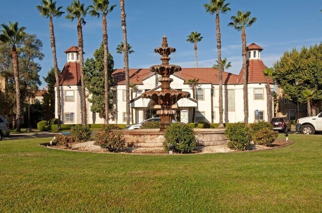 Foto del edificio - 8153 N Cedar Ave