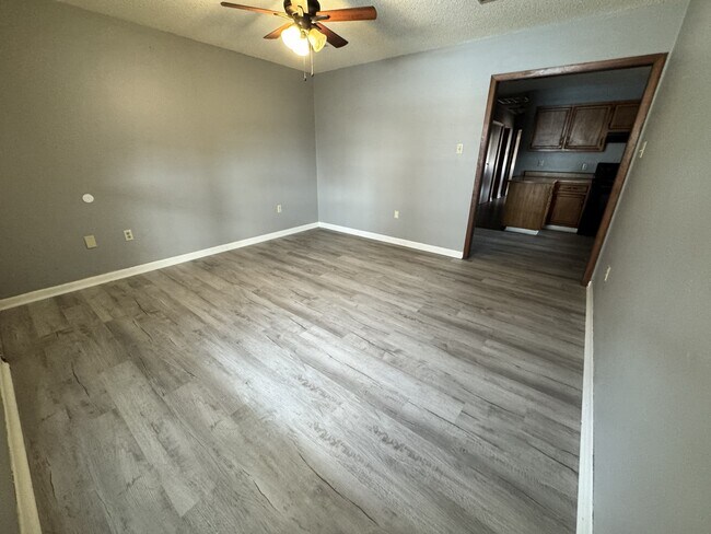 Foto del edificio - 6 Rosewood Pl