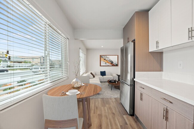 Foto del edificio - 1358 W. 36th St.