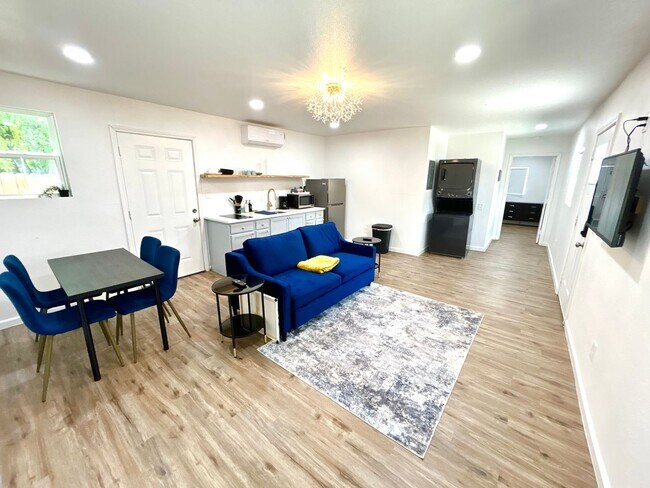 Foto del edificio - 1404 Rivas St