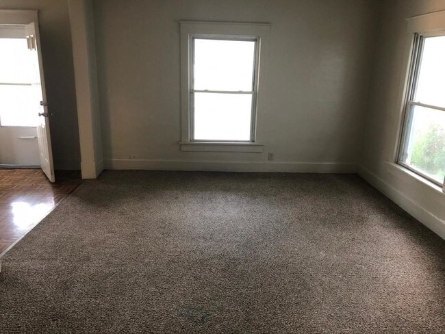 Building Photo - 800 RICHIE AVE.