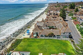 Building Photo - 2022 S Coast Hwy
