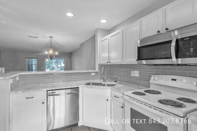 Foto del edificio - 8100 Shadow Oak Dr