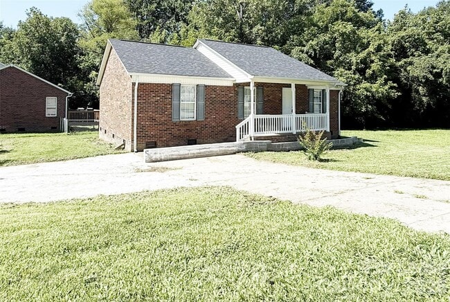 Building Photo - 527 E Carpenter St