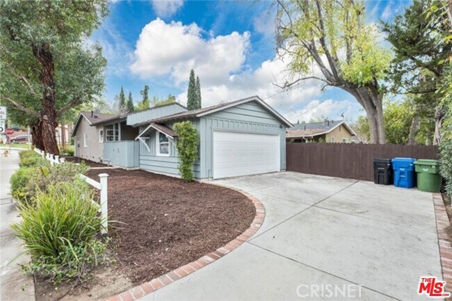 Building Photo - 20901 Dumetz Rd