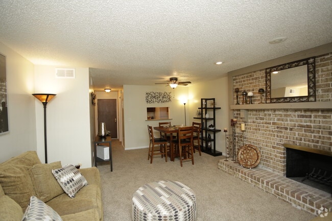 1BR, 1BA - 691 SF - Wilshire Apartments