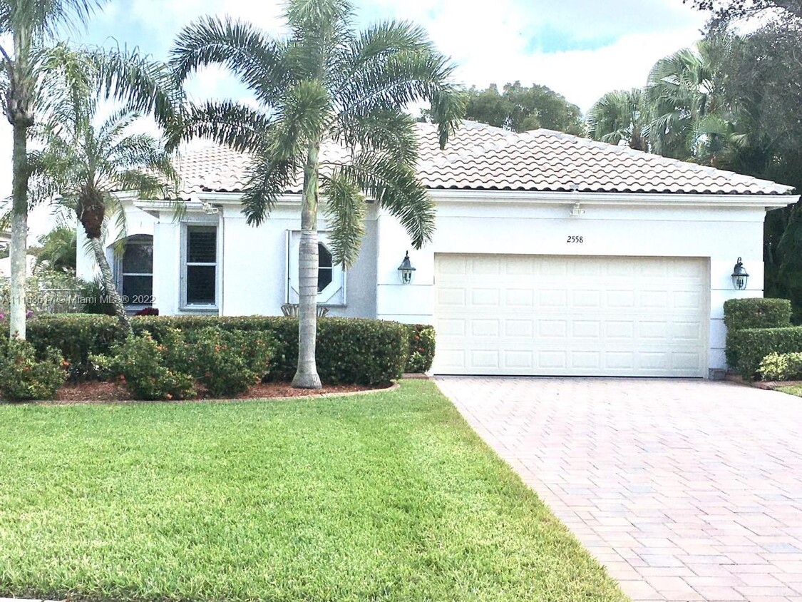 Primary Photo - 2558 Bay Pointe Dr