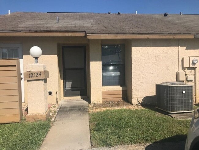 Building Photo - 1-Story Home. Gated Community