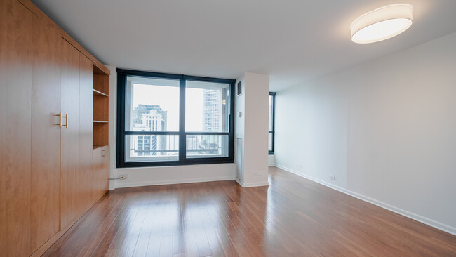 Foto del edificio - 1030 N State St