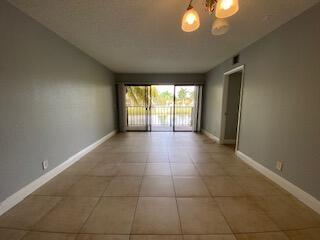 Foto del edificio - 1525 Lake Crystal Dr