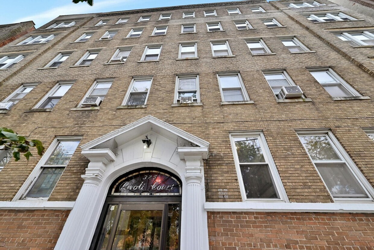 325 79th St Unit 12, North Bergen, NJ 07047 Condo for Rent in North Bergen, NJ