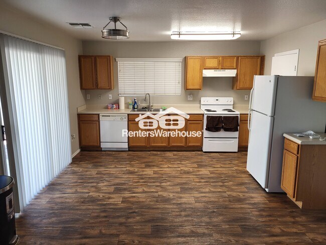 Building Photo - 2657 S Southwind Dr