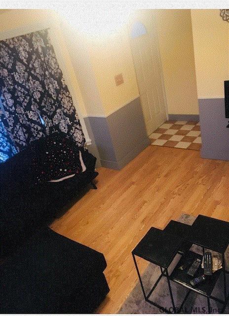 Building Photo - 945 Cutler St