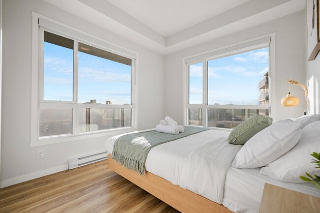 Building Photo - 220 Seton Grove SE