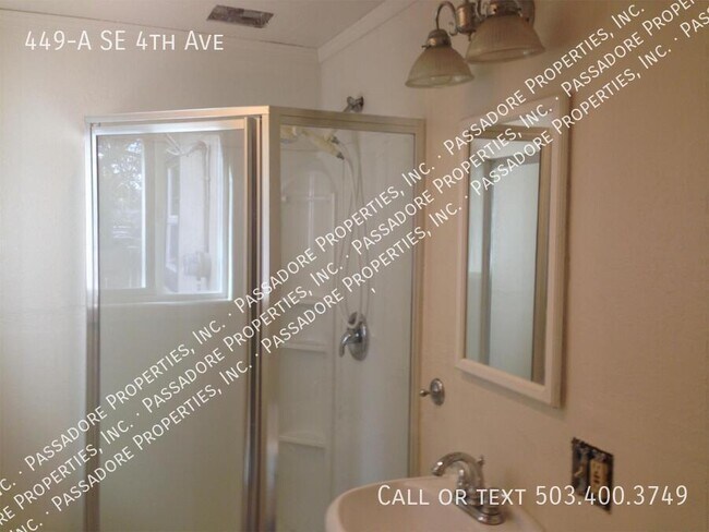Building Photo - 449-A SE 4th Ave-