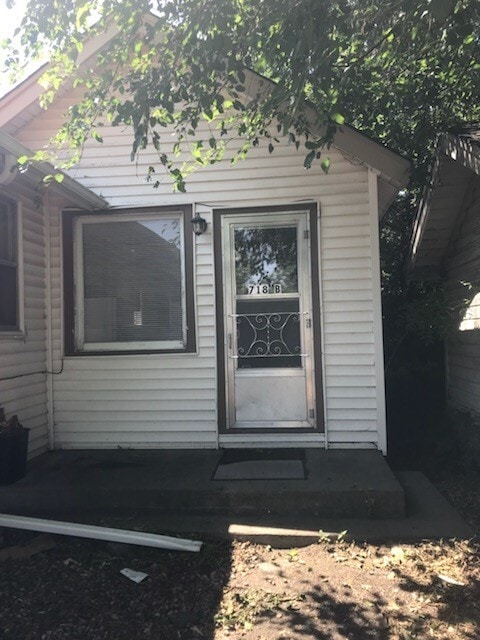 Building Photo - 718 17th St