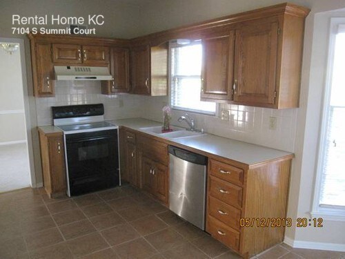 Building Photo - 7104 Summit Ct