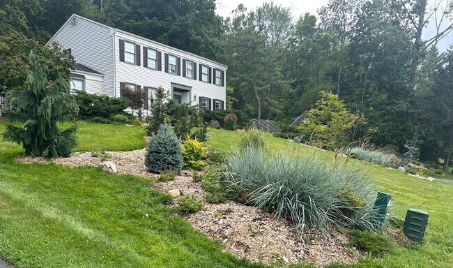 Foto del edificio - 64 Bald Eagle Rd