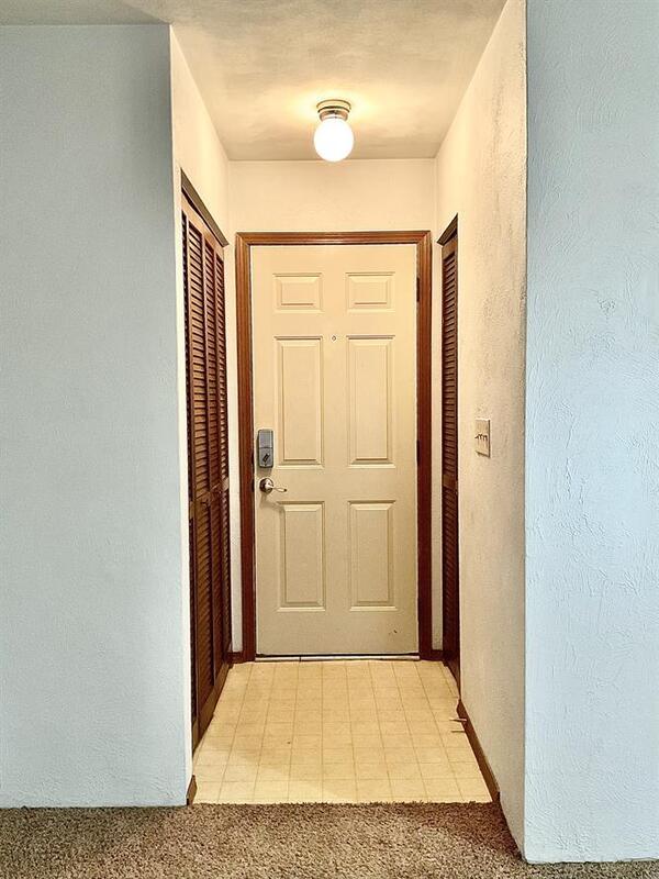 Building Photo - 33 Pepperwood Ct