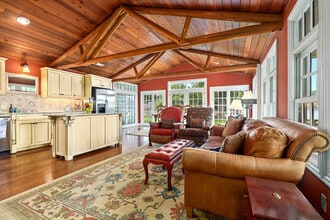 Building Photo - 18440 Ponderosa Dr