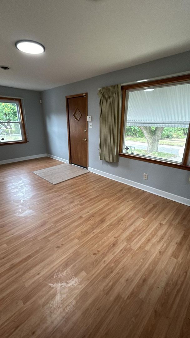 Foto del edificio - 3 Bed 1 Bath Single Family Home in Gary!