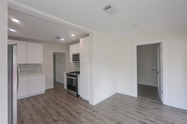 Foto del edificio - 602 Higgins St