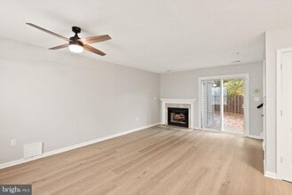 Building Photo - 448 Cromwell Ct