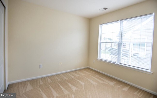 Building Photo - 9 Sagamore Ln