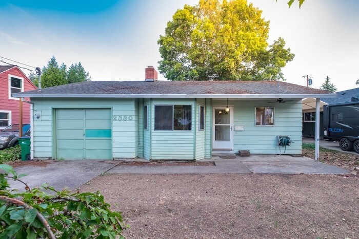 Primary Photo - One Level Home close to Pacific University