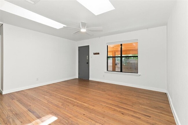 Building Photo - 3507 Vineland Dr