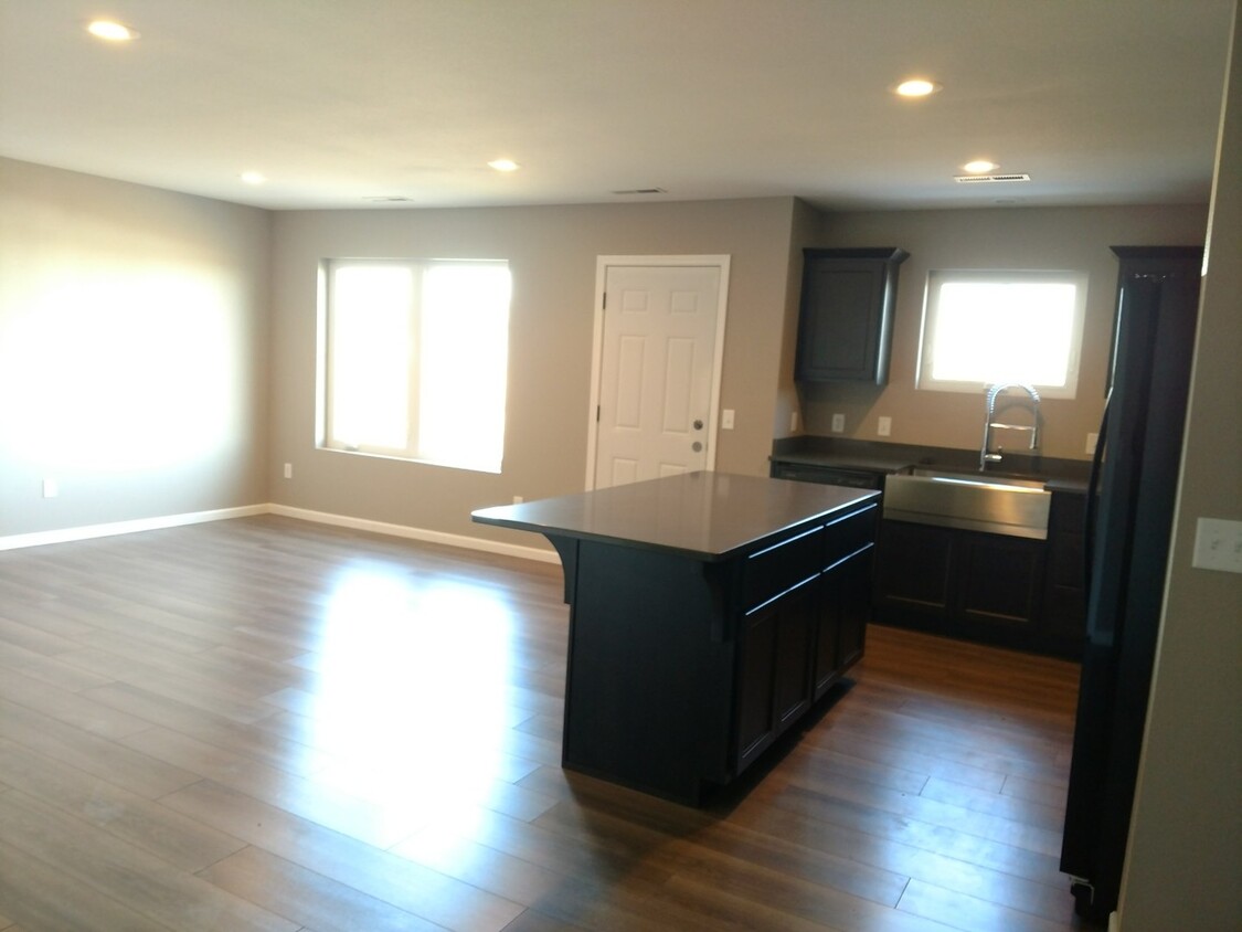 Primary Photo - NEW Twin Home in Lakewood!