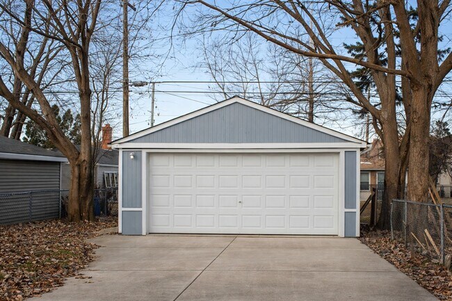 Foto del edificio - 11055 Chapp Ave