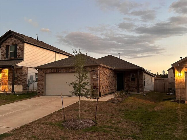 Building Photo - 25483 Carnation Ct