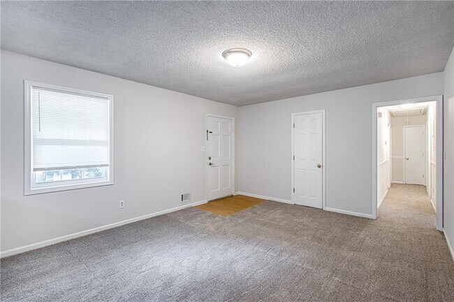 Foto del edificio - 1006 Hampton Ct NW