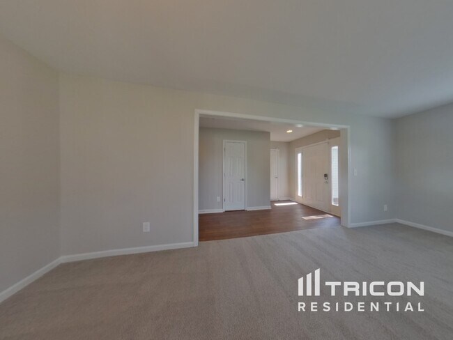 Foto del edificio - 7838 Montbrook Dr